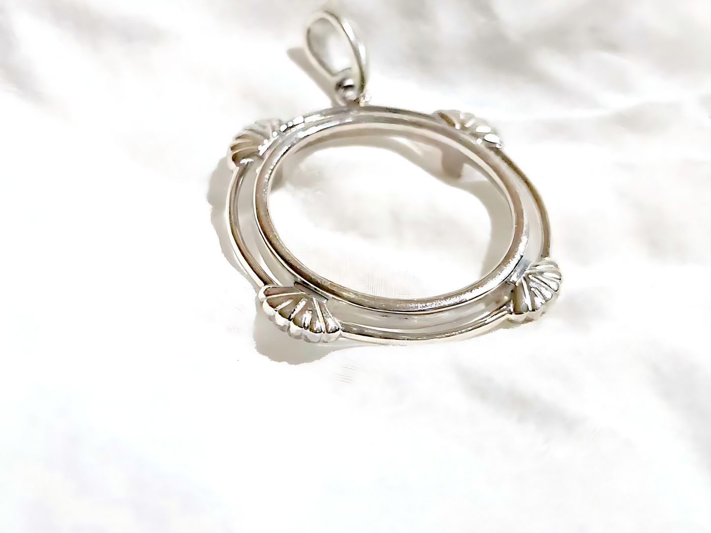 925 Sterling Silver Prong Back Clamshell Edge Bezel for 26mm Coins