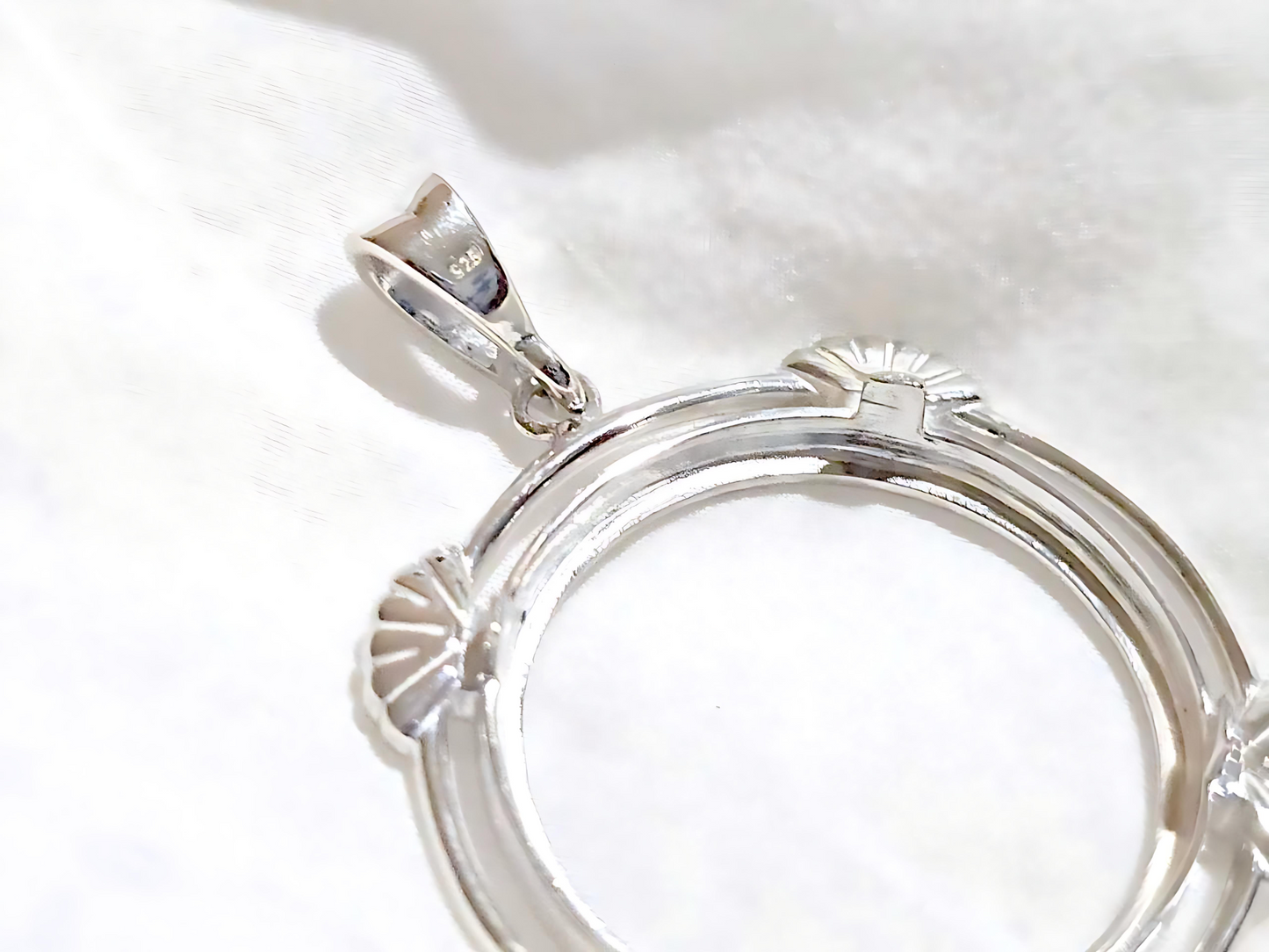 925 Sterling Silver Prong Back Clamshell Edge Bezel for 26mm Coins