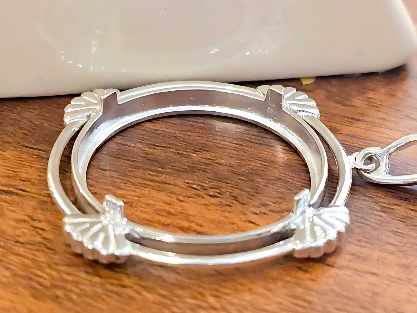 925 Sterling Silver Prong Back Clamshell Edge Bezel for 30mm 50 Cent Coins