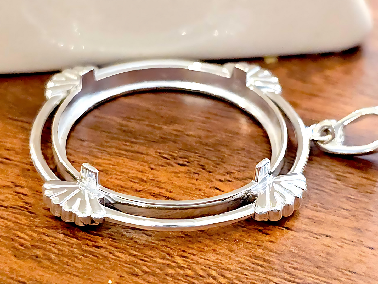925 Sterling Silver Prong Back Clamshell Edge Bezel for 30mm 50 Cent Coins