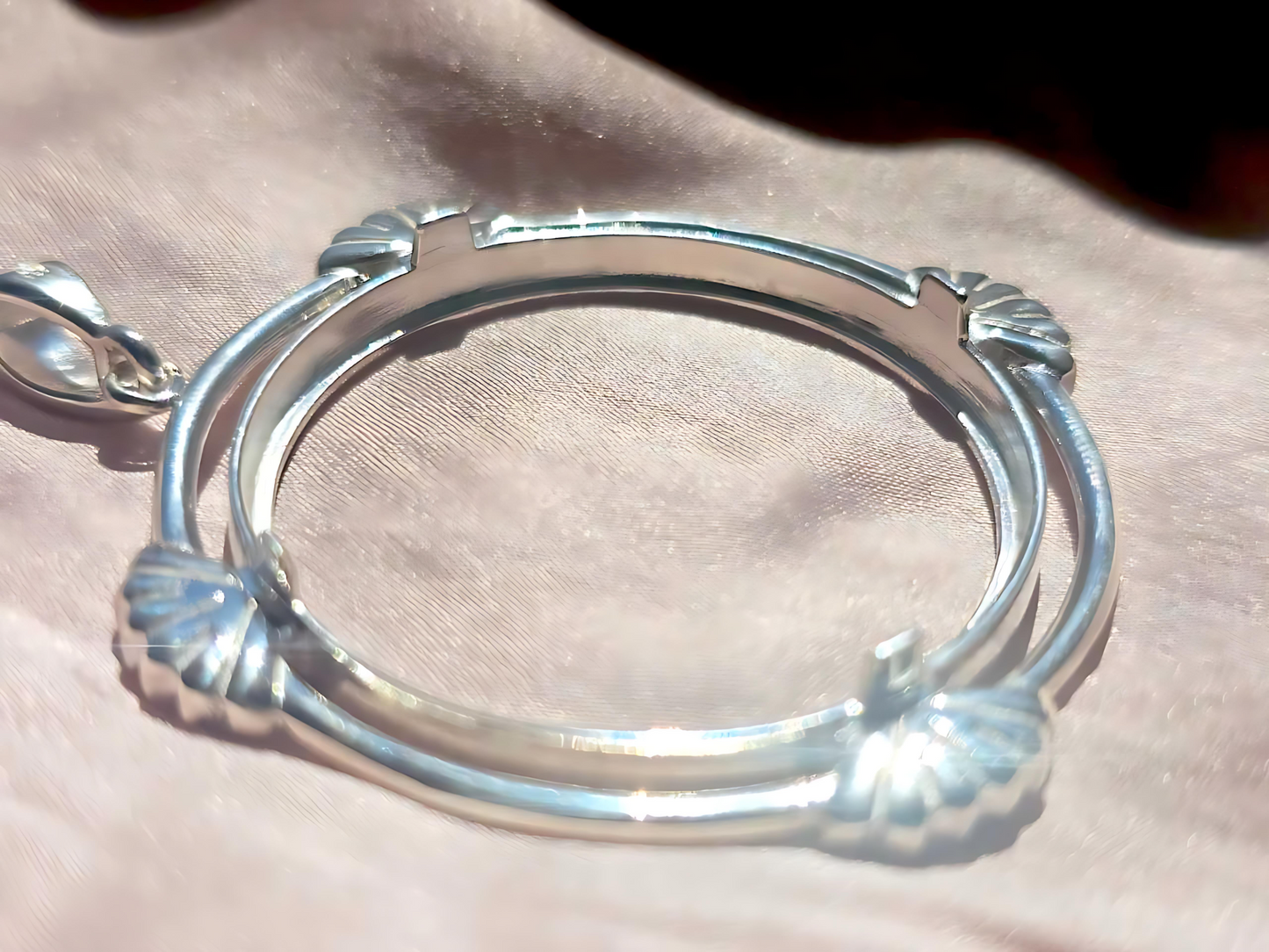925 Sterling Silver Prong Back Clamshell Edge Bezel for 34mm Mexican 1 Peso Coins