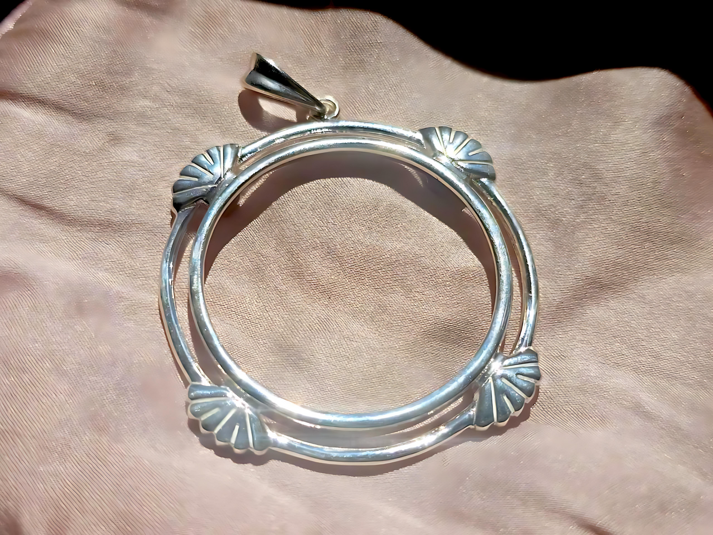 925 Sterling Silver Prong Back Clamshell Edge Bezel for 34mm Mexican 1 Peso Coins