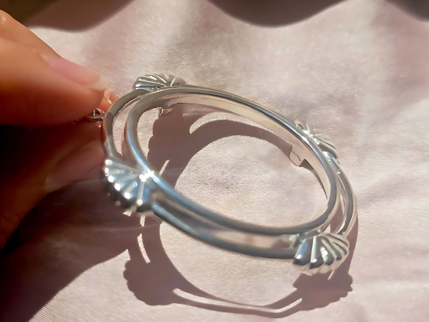 925 Sterling Silver Prong Back Clamshell Edge Bezel for 34mm Mexican 1 Peso Coins