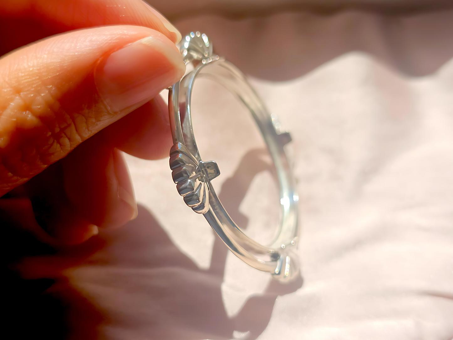 925 Sterling Silver Prong Back Clamshell Edge Bezel for 34mm Mexican 1 Peso Coins
