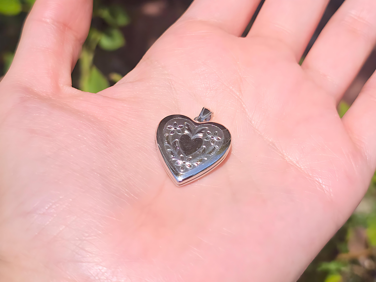 925 Sterling Silver 3/4inches Heart Locket Pendant with Floral Engravings