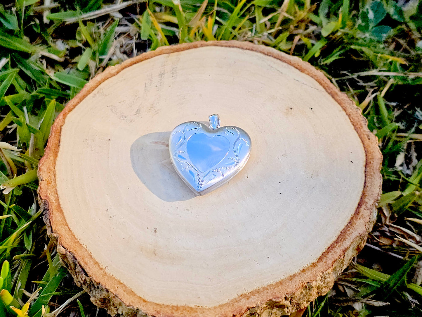 925 Sterling Silver Heart Locket with Scroll Etching Heart Center Pendant Necklace