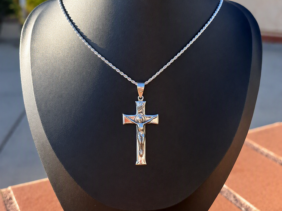 925 Sterling Silver Maltese Crucifix Pendant Necklace with Rope Chain