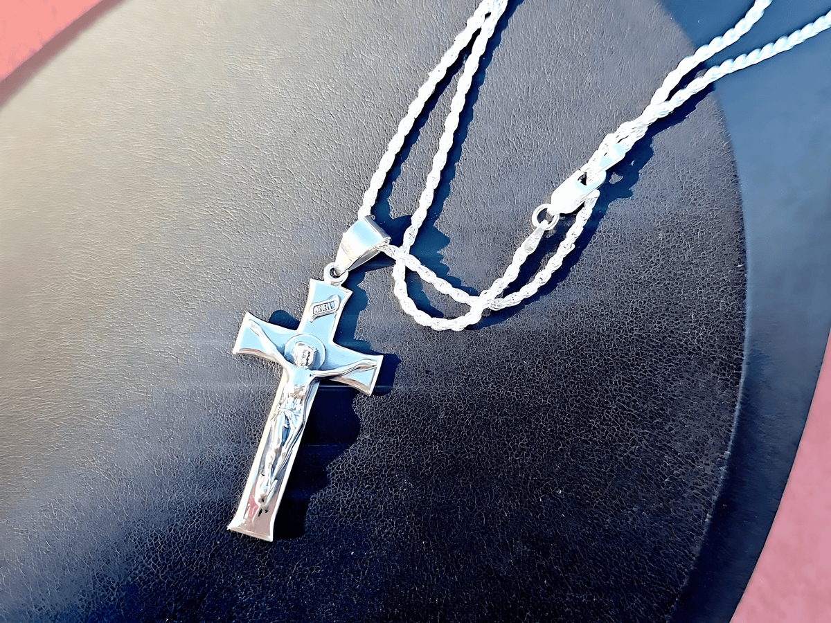 925 Sterling Silver Maltese Crucifix Pendant Necklace with Rope Chain