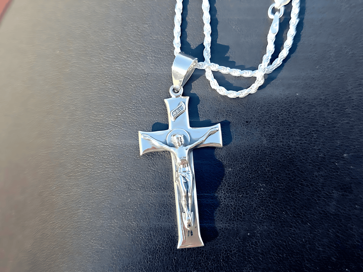 925 Sterling Silver Maltese Crucifix Pendant Necklace with Rope Chain