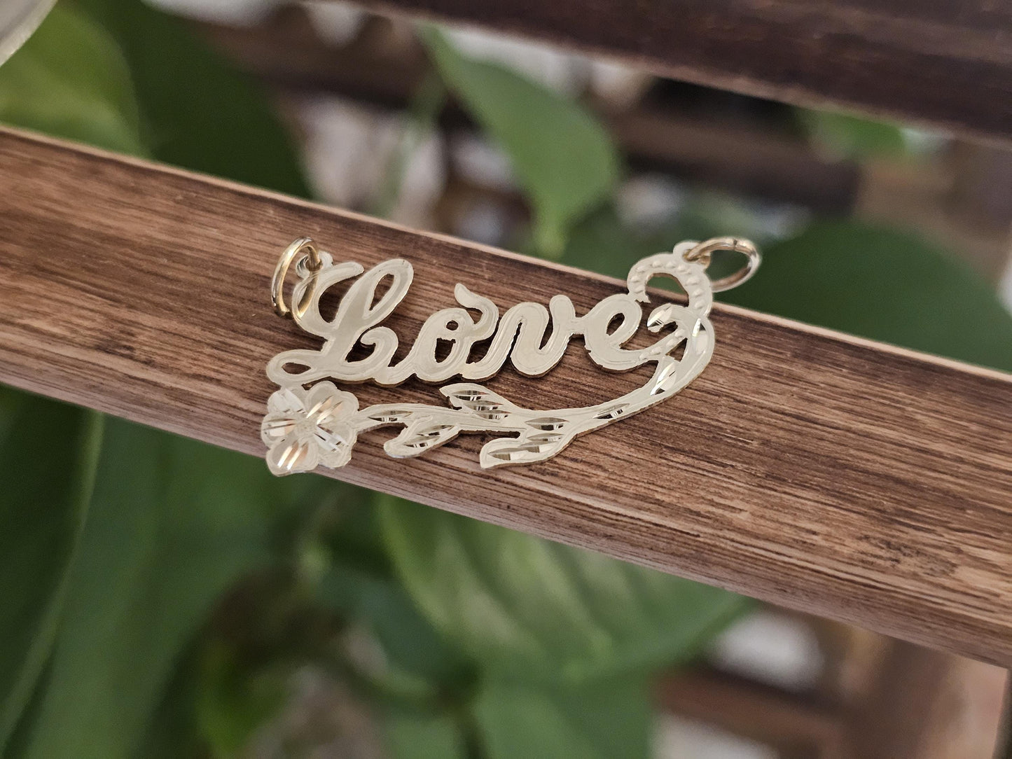 14K Solid Yellow Gold Name Pendant Necklace with Rose Design