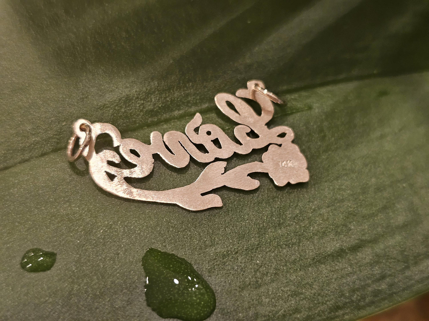 10K Solid Yellow Gold Name Pendant Necklace with Rose Design