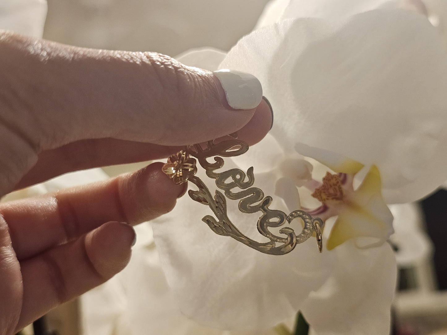 14K Solid Yellow Gold Name Pendant Necklace with Rose Design