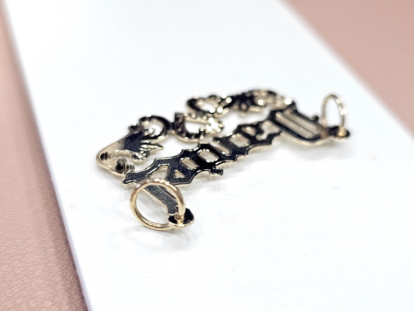 14K Solid Yellow Gold Name Pendant Necklace with Old Text and Heart
