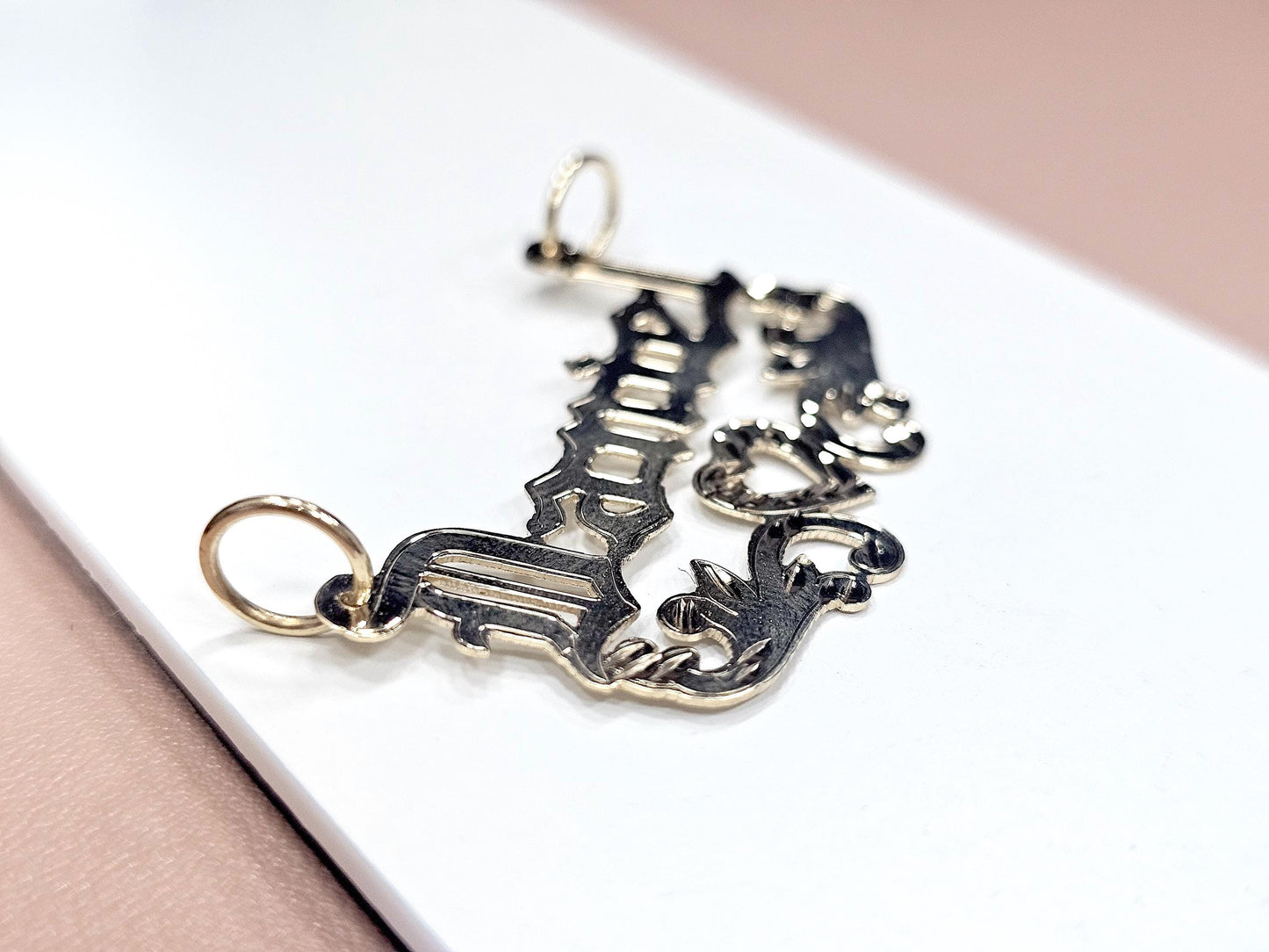 14K Solid Yellow Gold Name Pendant Necklace with Old Text and Heart