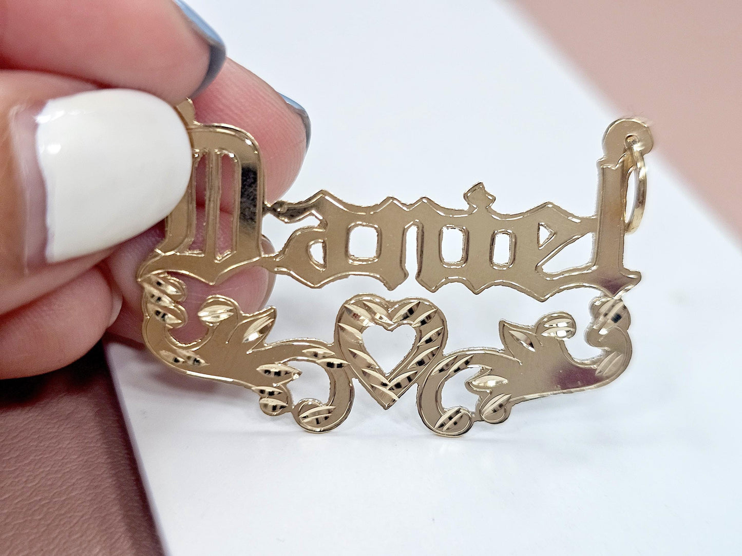 14K Solid Yellow Gold Name Pendant Necklace with Old Text and Heart