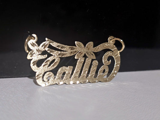 10K Solid Yellow Gold Name Pendant Necklace with Flower Banner