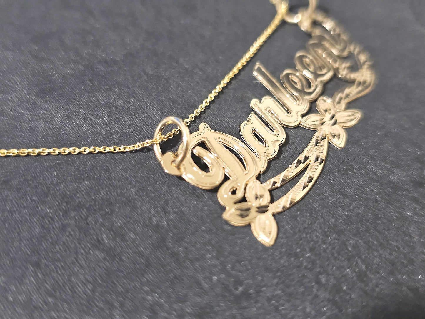 14K Solid Yellow Gold Name Pendant Necklace with Double Flower Ribbon