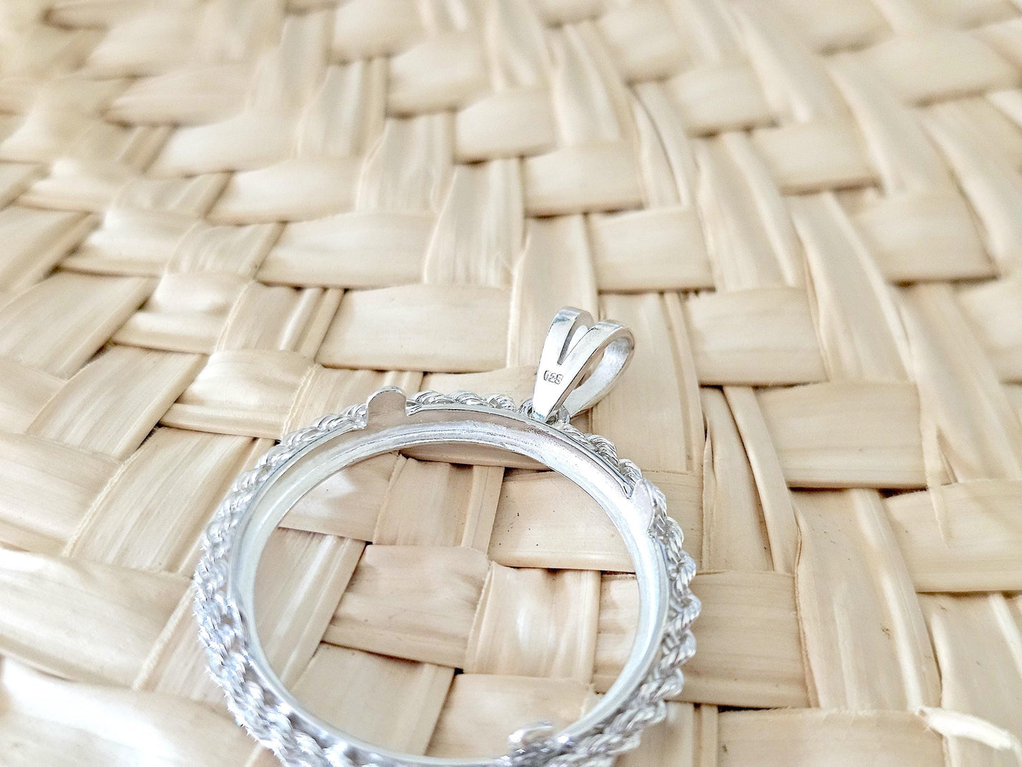 925 Sterling Silver Rope Edge Bezel for 26mm Susan B Anthony Sacagawea Dollar Coins