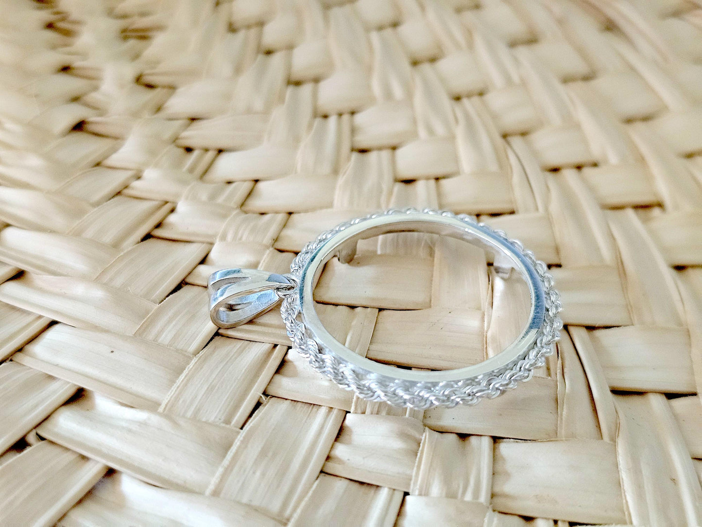 925 Sterling Silver Rope Edge Bezel for 26mm Susan B Anthony Sacagawea Dollar Coins