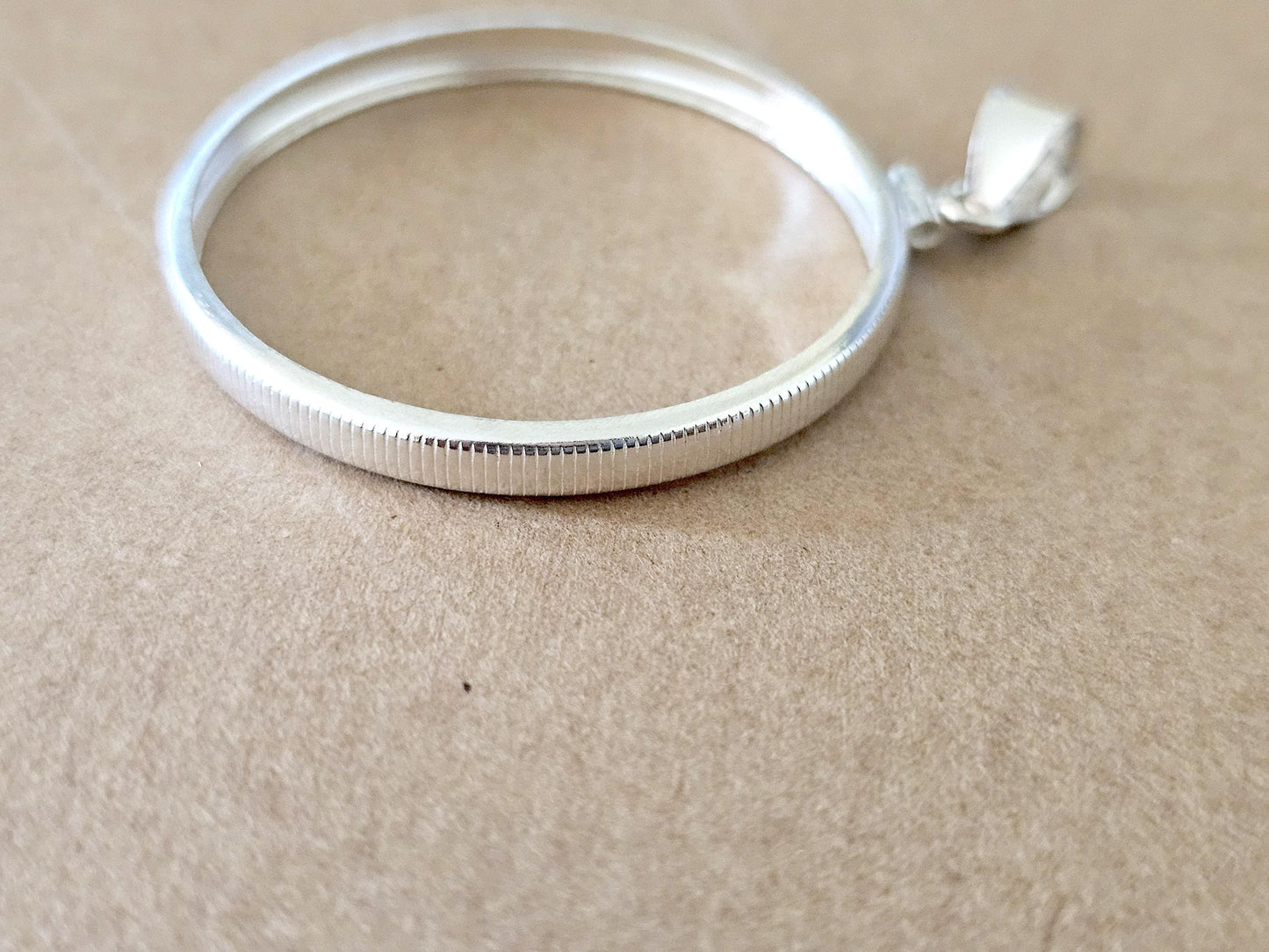 925 Sterling Silver Screw Top Simple Bezel for 38mm 1 Dollar Coins