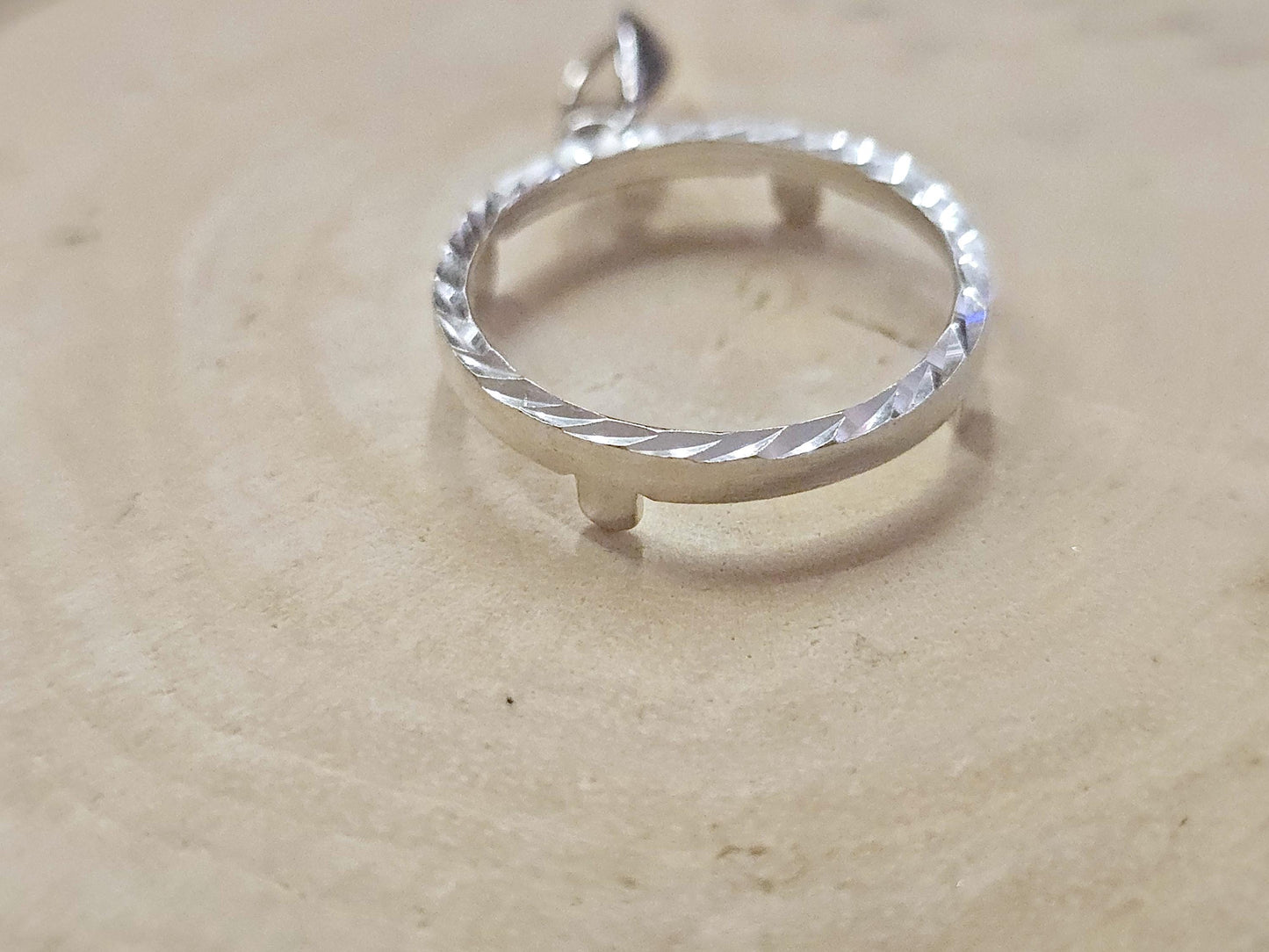 925 Sterling Silver Prong Back Diamond Cut for 22mm Nickel 5 Cent Coins