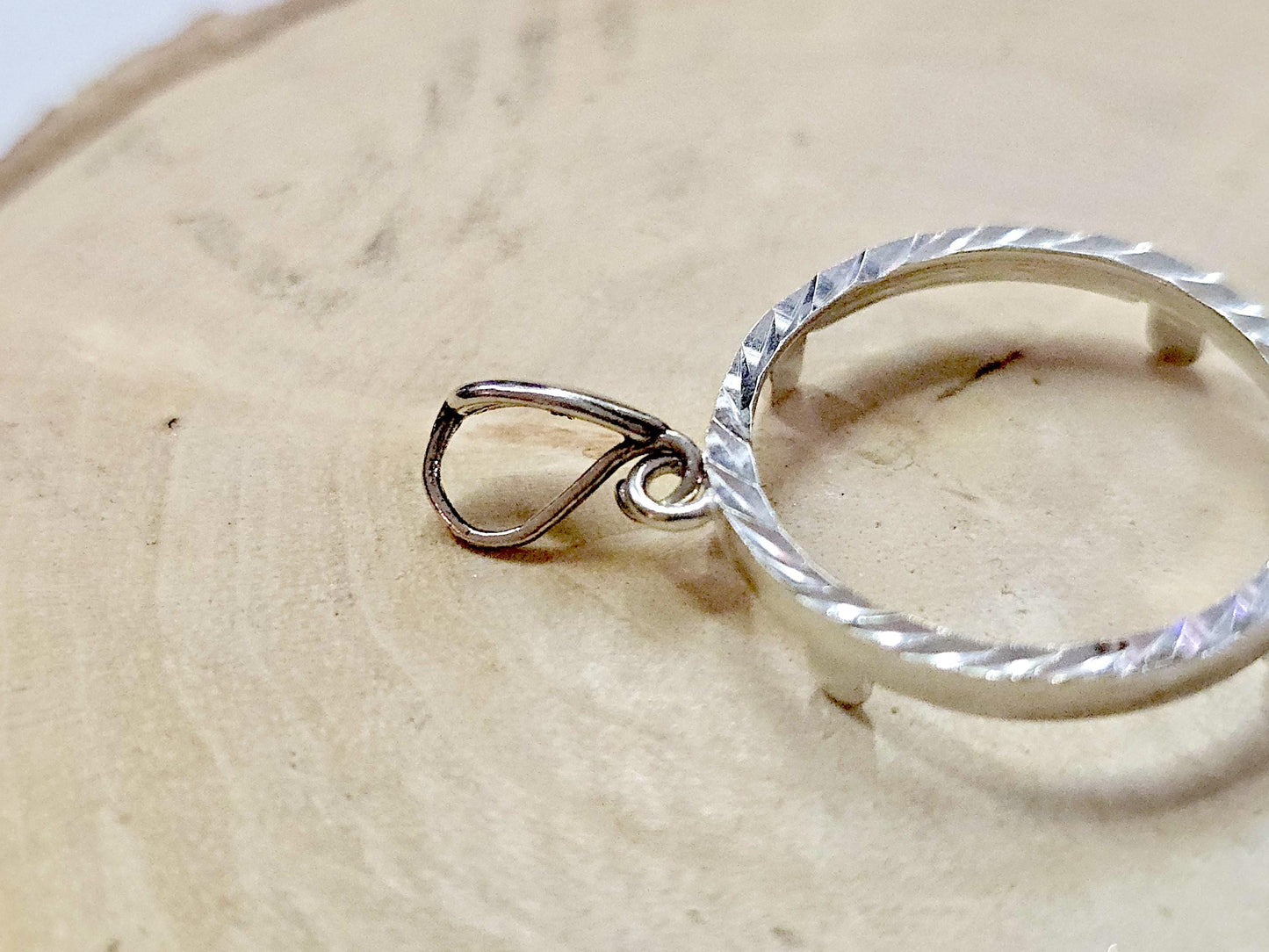 925 Sterling Silver Prong Back Diamond Cut for 22mm Nickel 5 Cent Coins