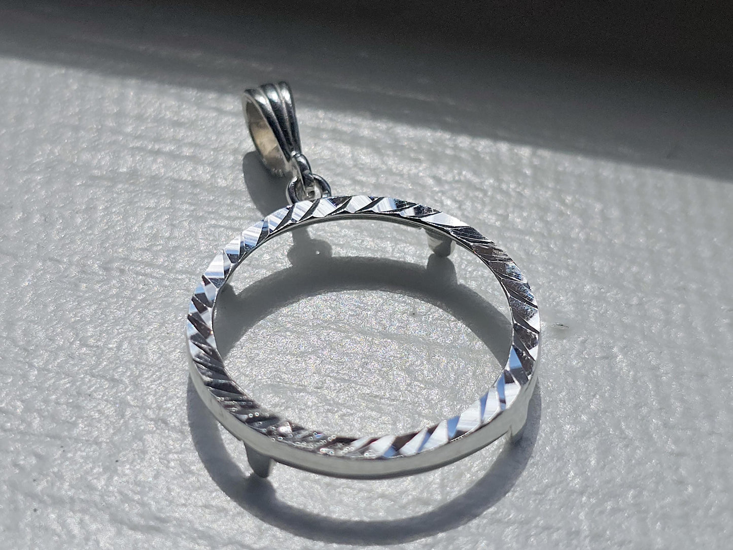 925 Sterling Silver Prong Back Diamond Cut Bezel for 24mm Quarter 25Cent Coins