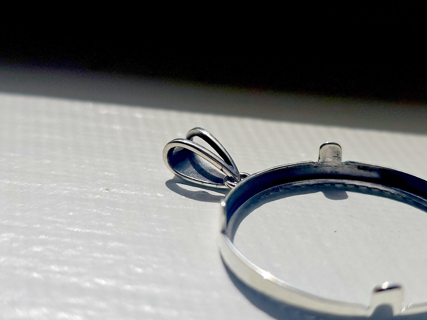 925 Sterling Silver Prong Back Illusion Edge Bezel for 26mm Susan B Anthony Dollar Coin