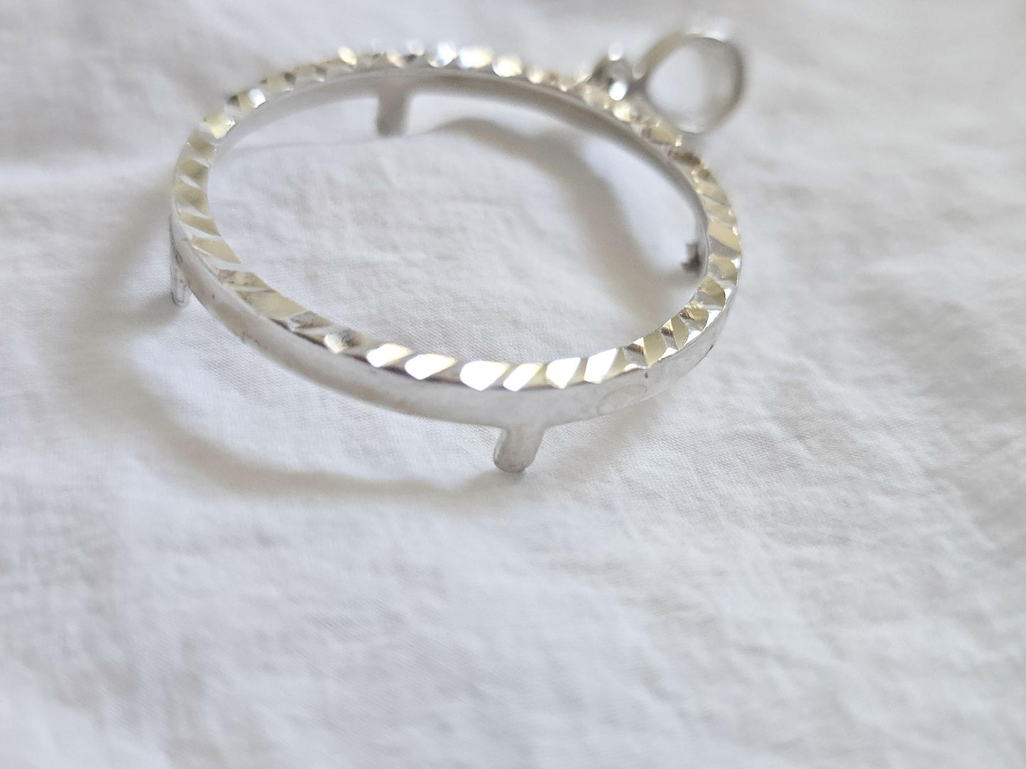 925 Sterling Silver Prong Back Diamond Cut Bezel for 30mm 50 Cent Coins