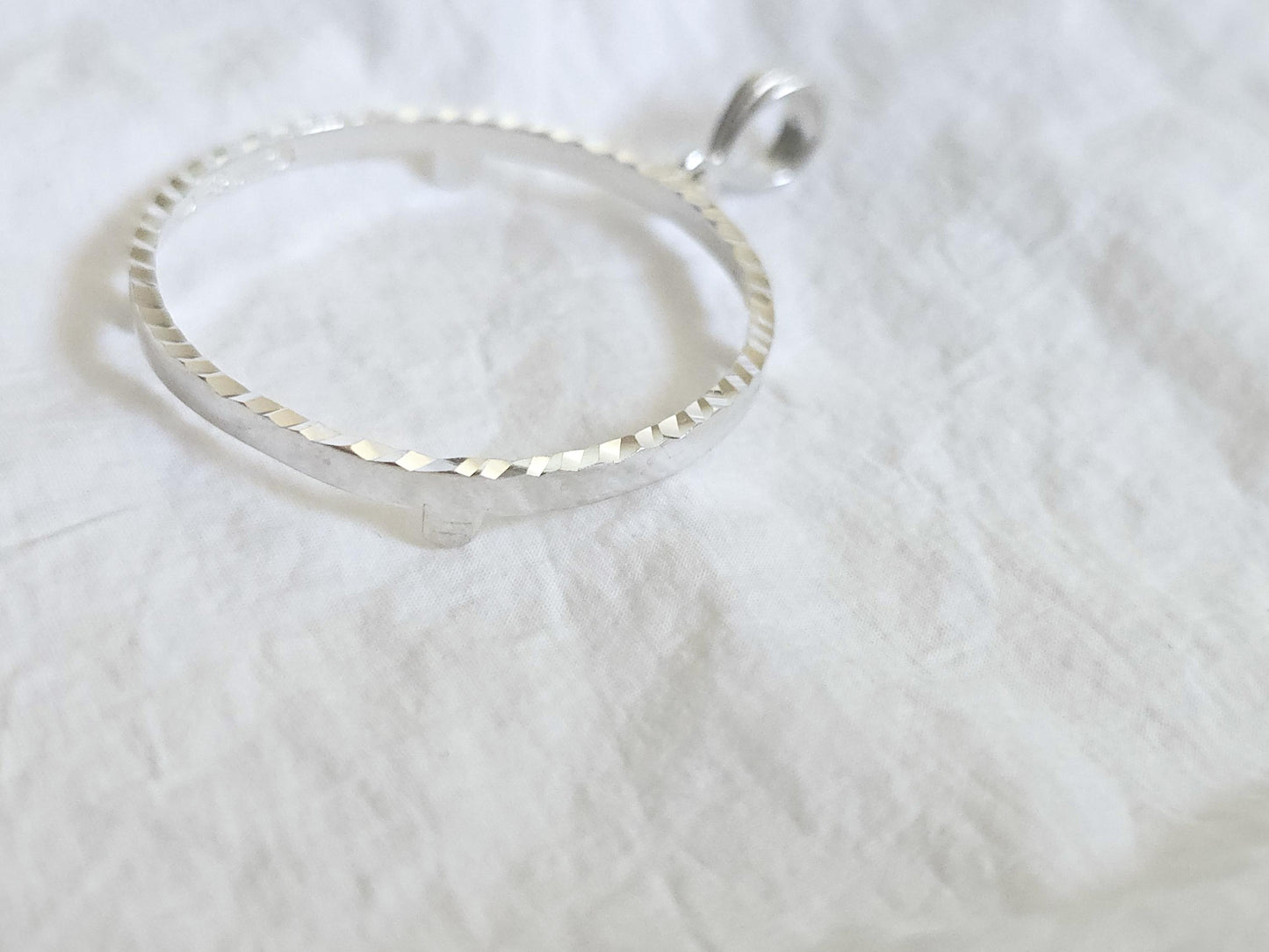 925 Sterling Silver Prong Back Diamond Cut Bezel for 34mm Mexican 1 Peso Coins