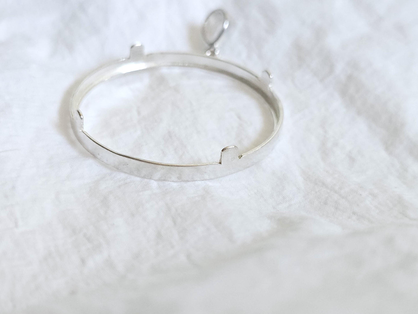 925 Sterling Silver Prong Back Diamond Cut Bezel for 34mm Mexican 1 Peso Coins