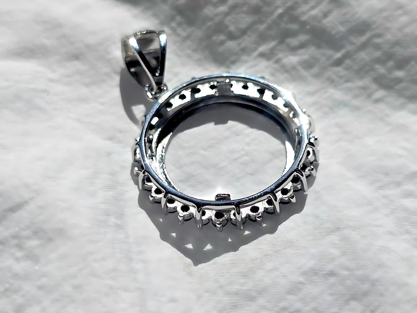 925 Sterling Silver Prong Back Cubic Zirconia CZ Halo Bezel for 18mm Dime 10 Cent Coins