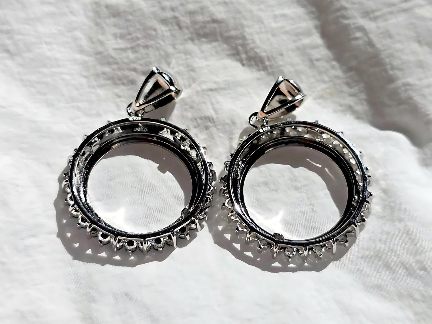 925 Sterling Silver Prong Back Cubic Zirconia CZ Halo Bezel for 19mm Penny 1 Cent Coins
