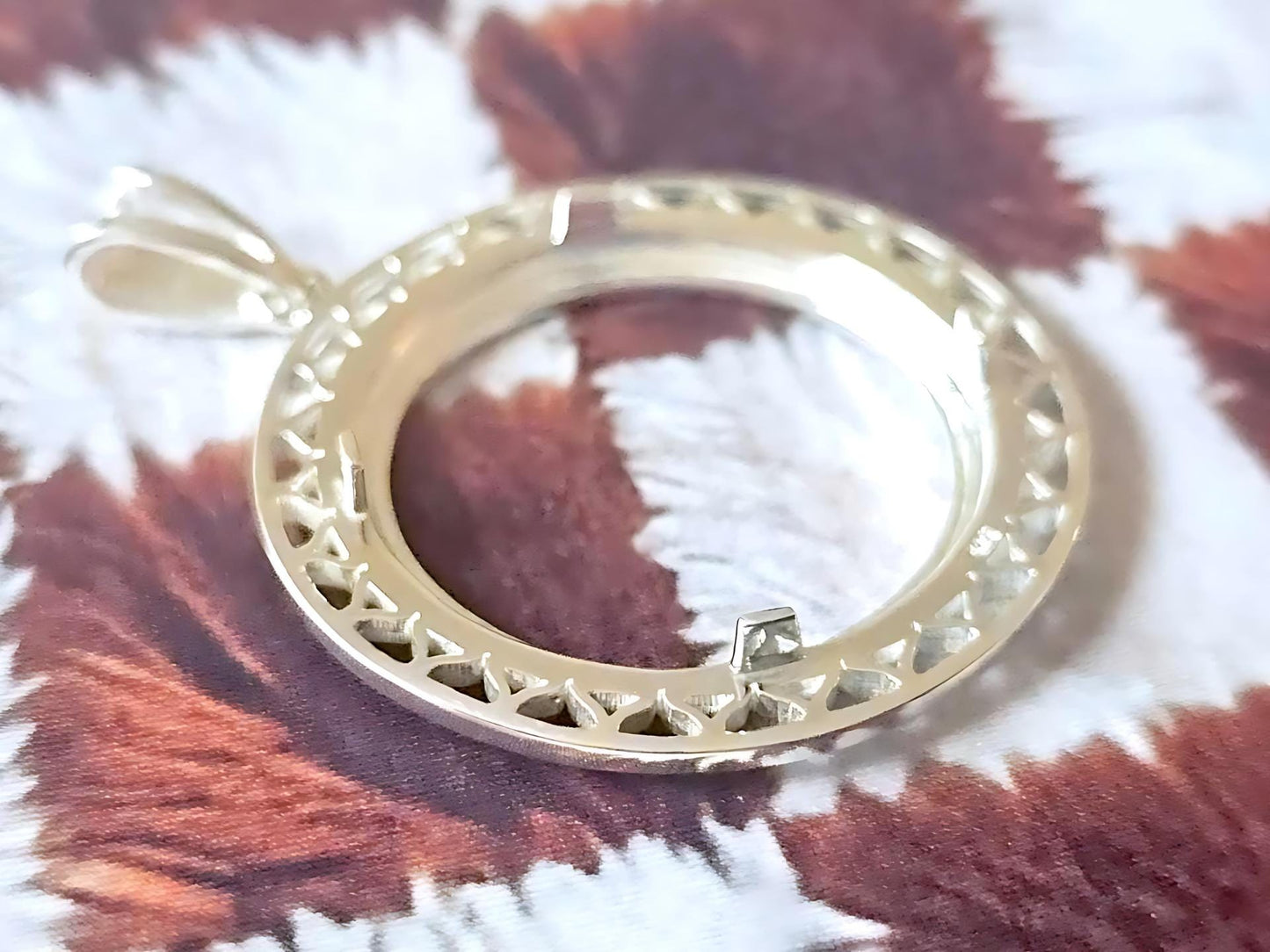 925 Sterling Silver Prong Back Filigree Edge Bezel for 24mm Quarter 25Cent Coins