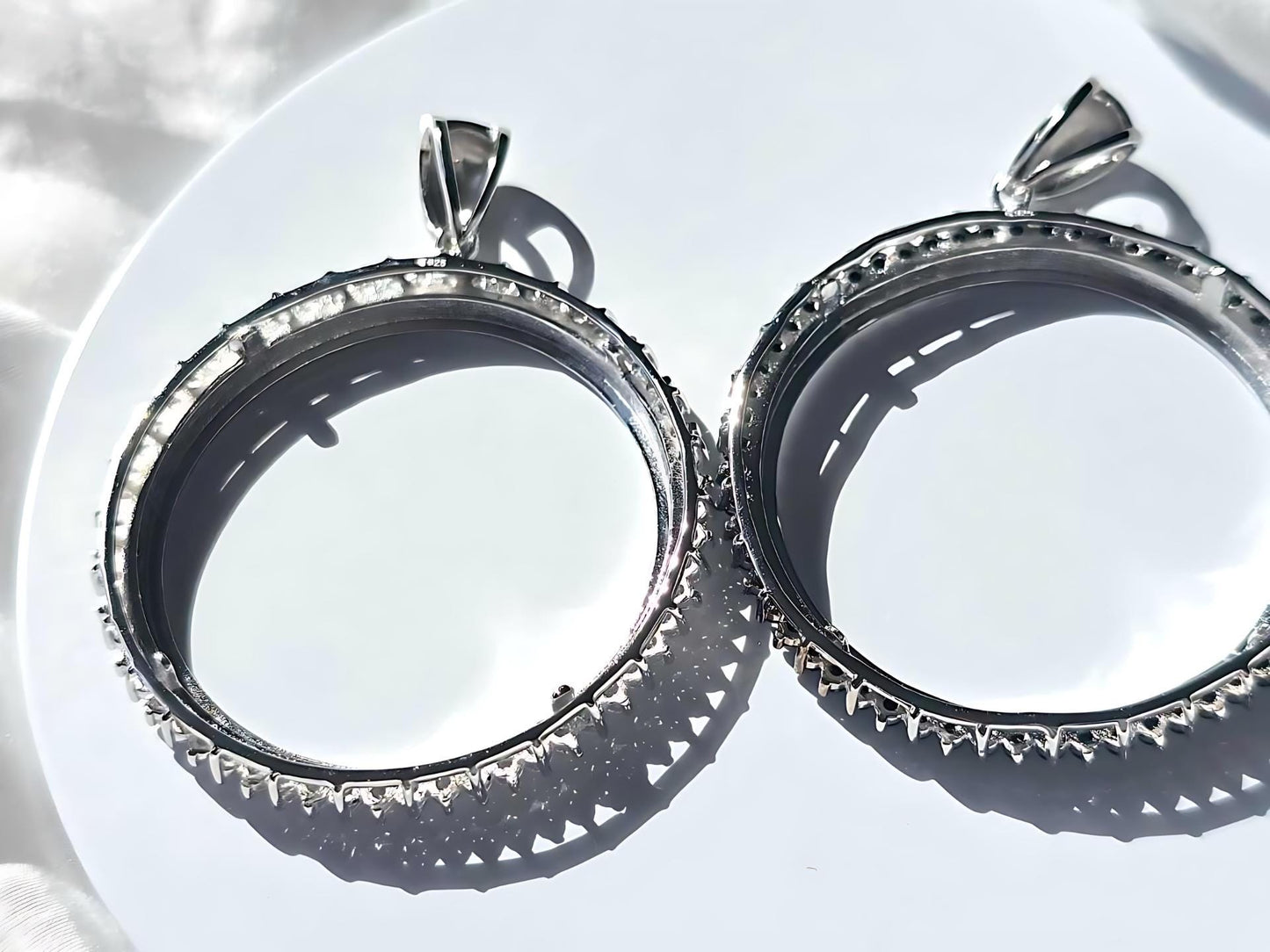 925 Sterling Silver Prong Back Cubic Zirconia CZ Halo Bezel for 38mm 1 Dollar Coins