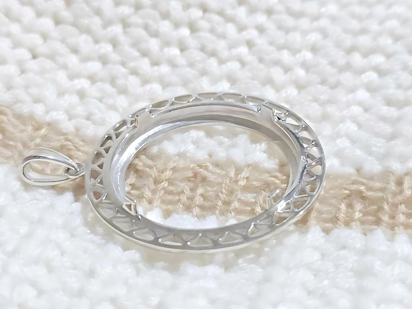 925 Sterling Silver Prong Back Filigree Edge Bezel for 30mm 50 Cent Coins