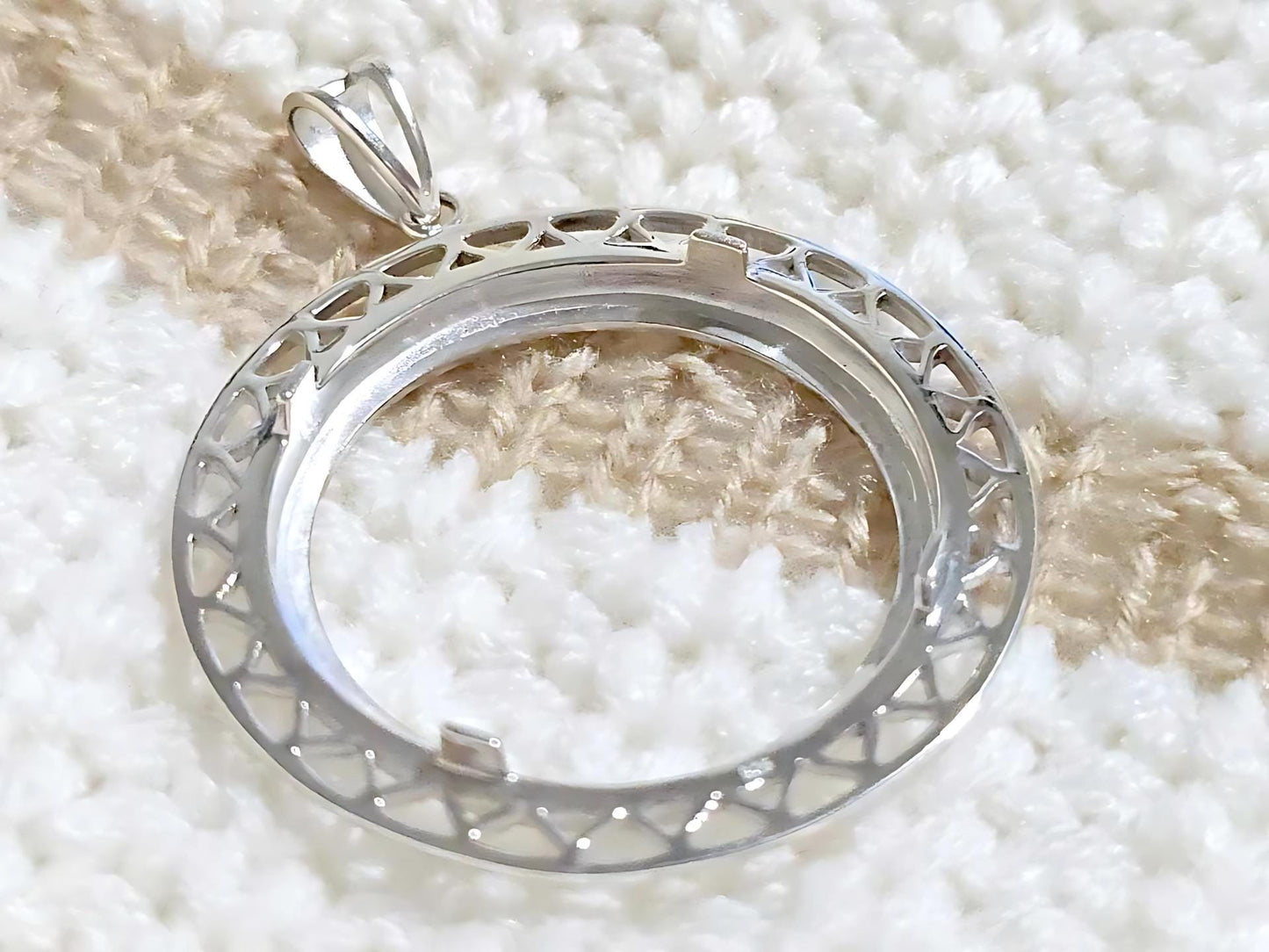 925 Sterling Silver Prong Back Filigree Edge Bezel for 30mm 50 Cent Coins