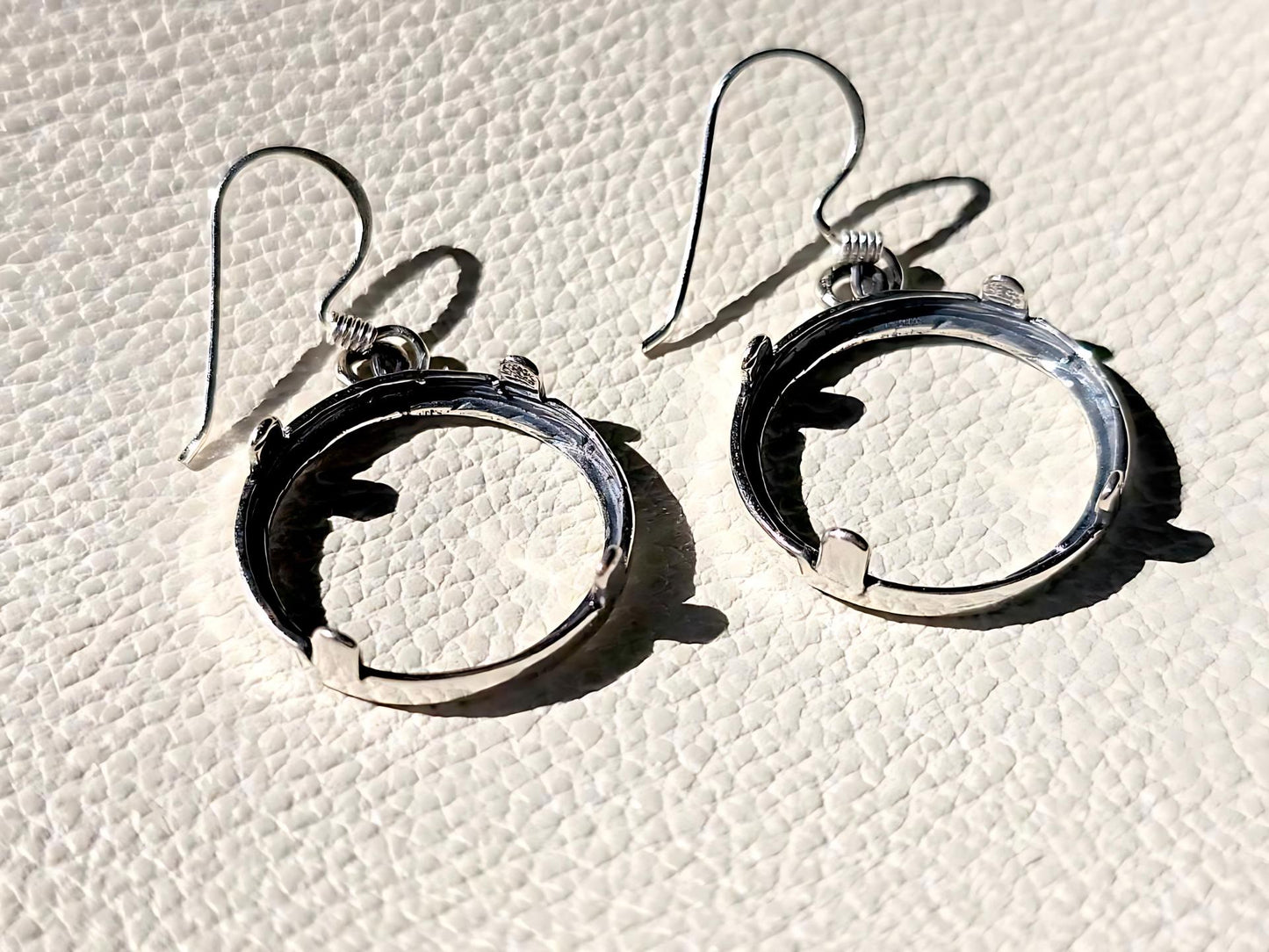 925 Sterling Silver Prong Back Illusion Edge Bezel Earring for 18mm Dime 10 Cent Coins