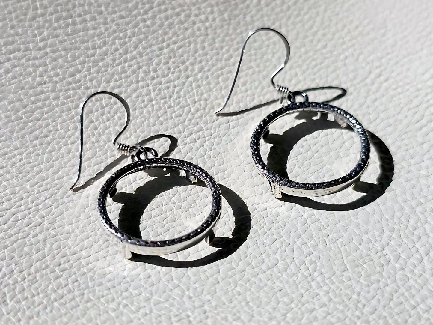 925 Sterling Silver Prong Back Illusion Edge Bezel Earring for 18mm Dime 10 Cent Coins
