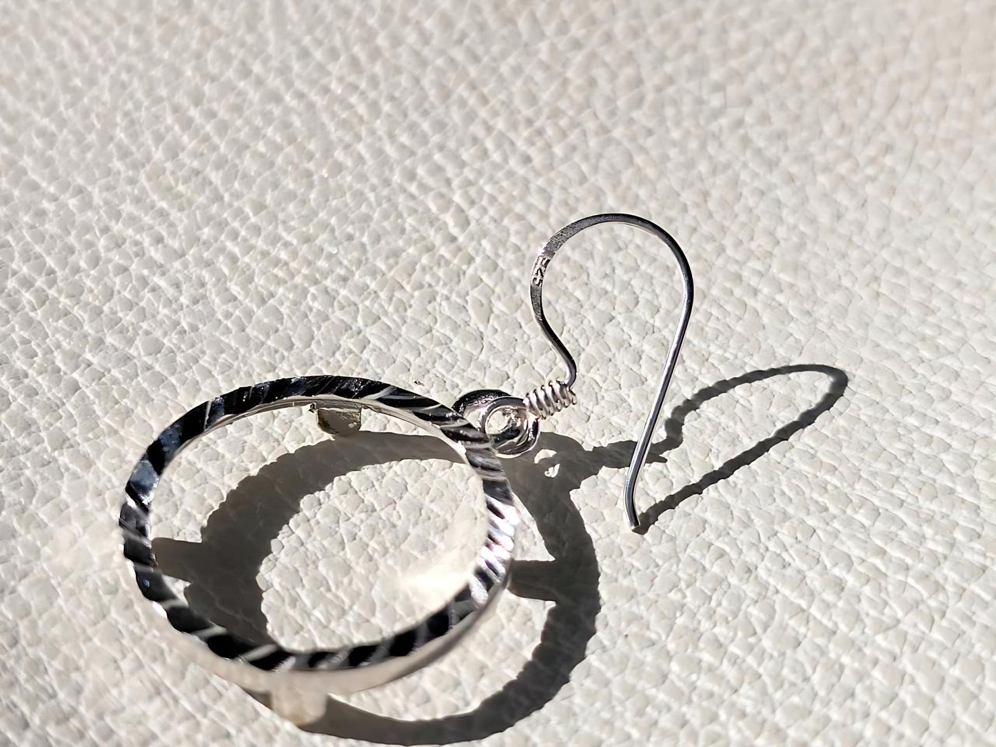 925 Sterling Silver Prong Back Diamond Cut Bezel Earring for 18mm Dime 10 Cent Coins