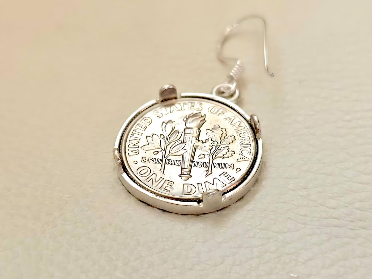 925 Sterling Silver Prong Back Diamond Cut Bezel Earring for 18mm Dime 10 Cent Coins