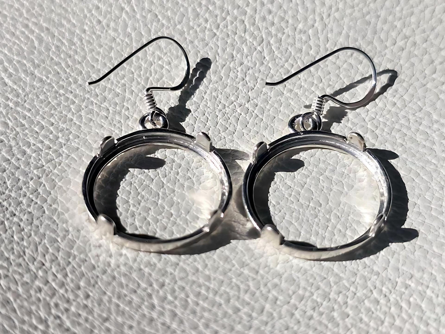 925 Sterling Silver Prong Back Diamond Cut Bezel Earring for 18mm Dime 10 Cent Coins