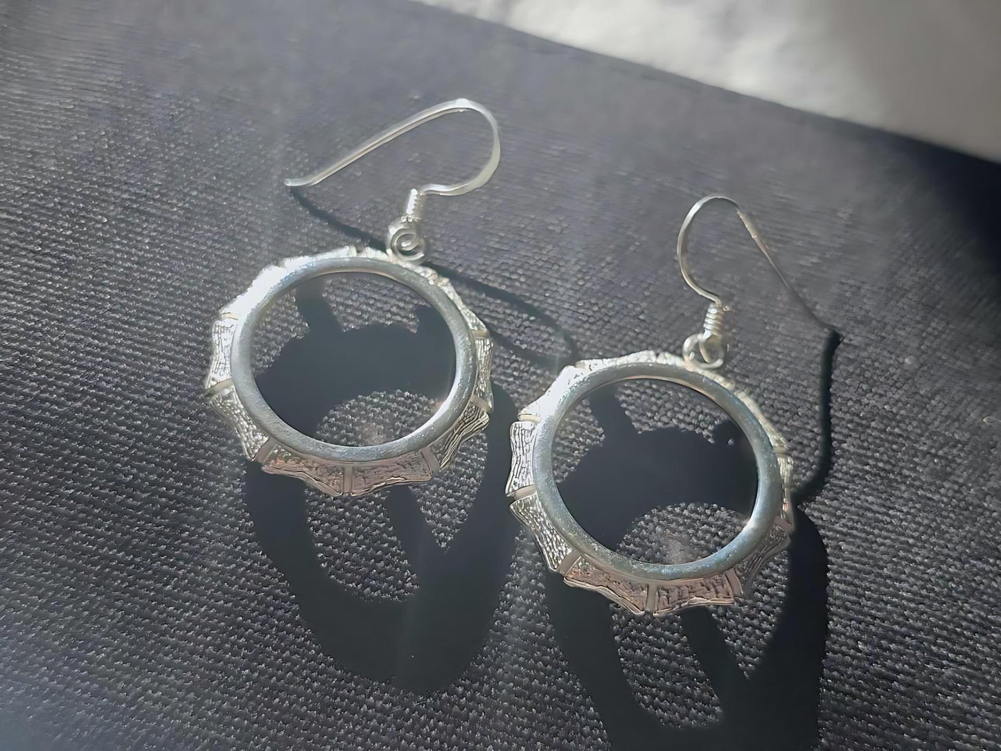 925 Sterling Silver Prong Back Bamboo Edge Bezel Earring for 18mm 10 Cent Coins
