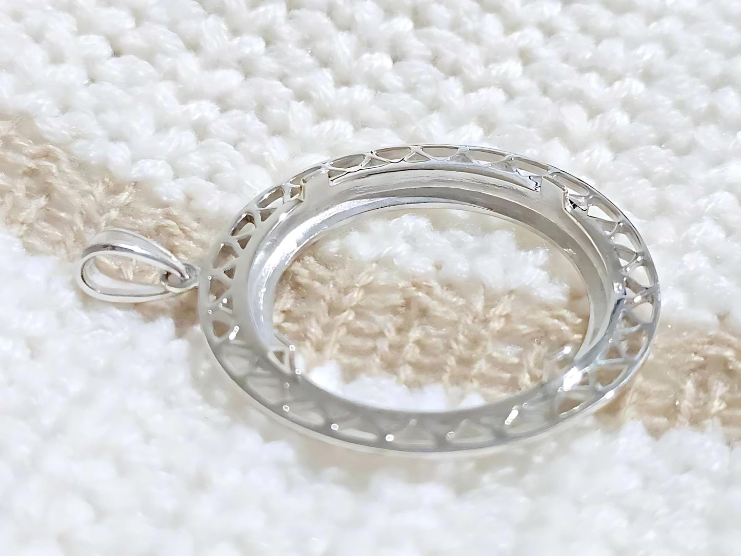 925 Sterling Silver Prong Back Filigree Edge Bezel for 30mm 50 Cent Coins