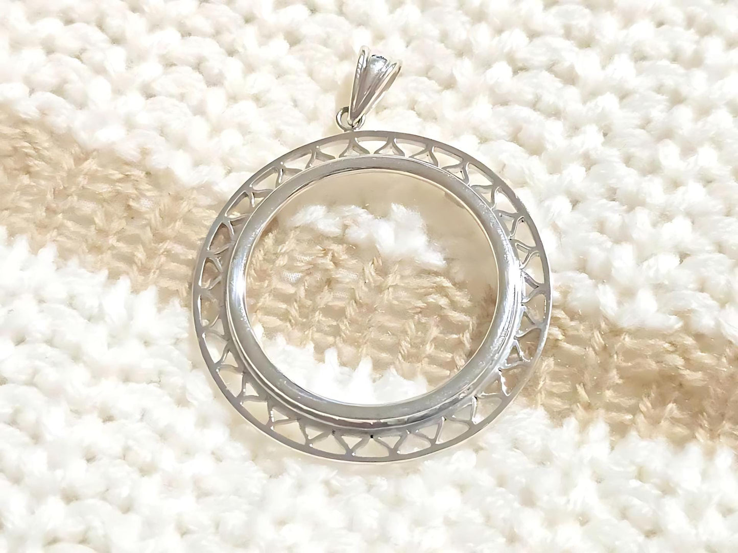 925 Sterling Silver Prong Back Filigree Edge Bezel for 30mm 50 Cent Coins