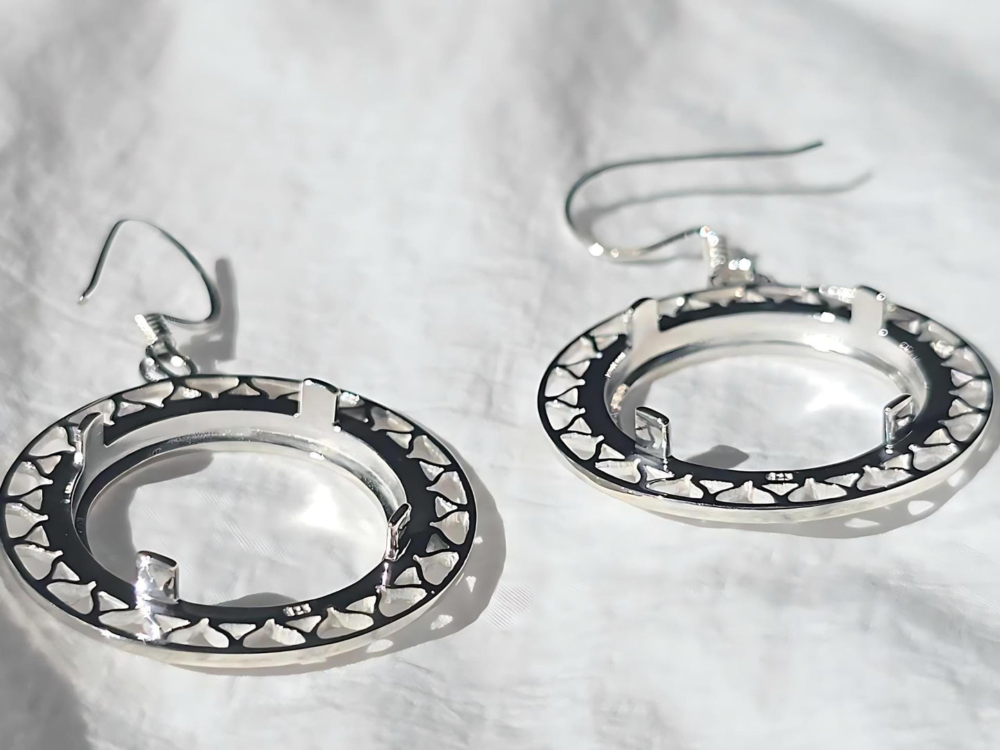 925 Sterling Silver Prong Back Filigree Edge Bezel Earring for 18mm 10 Cent Coins