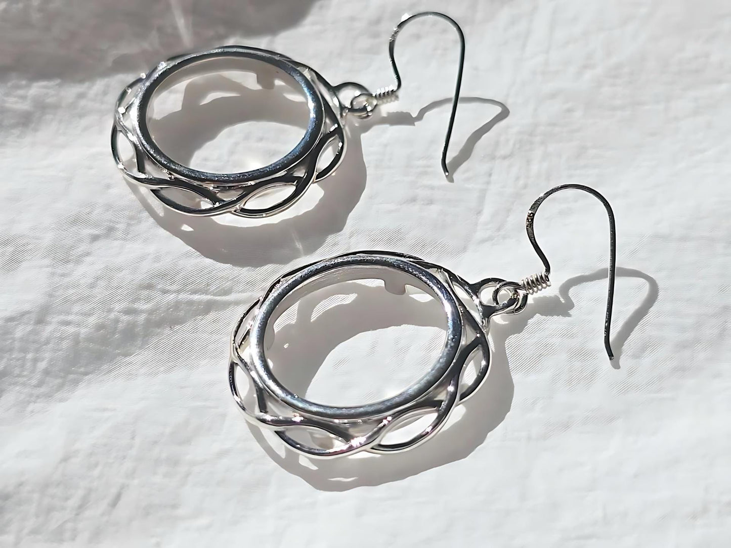 925 Sterling Silver Prong Back Braided Edge Bezel Earring for 18mm 10 Cent Coins