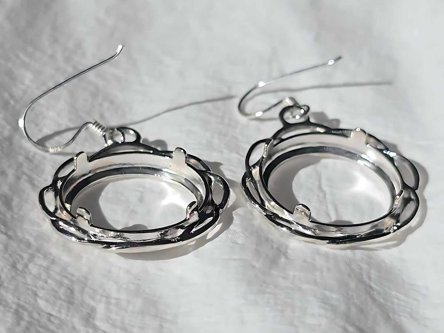 925 Sterling Silver Prong Back Braided Edge Bezel Earring for 18mm 10 Cent Coins