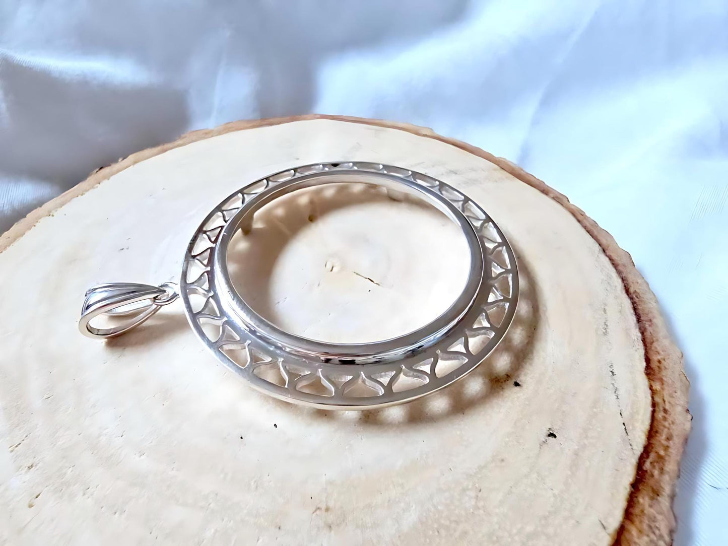 925 Sterling Silver Prong Back Filigree Edge Bezel for 34mm Mexican 1 Peso Coins