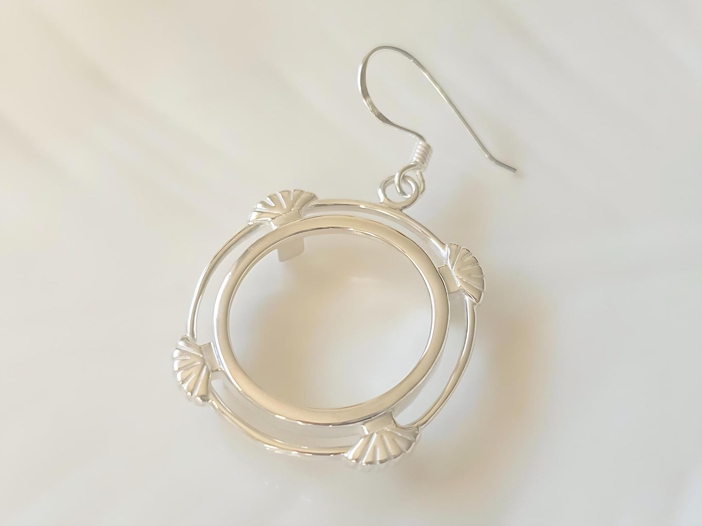 925 Sterling Silver Prong Back Clamshell Edge Bezel Earring for 18mm Dime 10 Cent Coins
